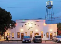 Tolle Haus: W/pool & Firepit-walk to Schlitterbahn, Comal Chutes & Downtown!