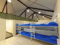 The Luneta Seafarers Center Premier Dorm - Hostels