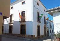 ホテル バエサ モニュメンタル バイ エメ ホテルズ