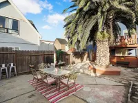 Coast PalmTree Yard 2BR Block from Beach Hotels in Pacifica