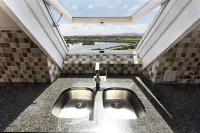 Dolphin Beach H301 - غرفة مطلة على الجبل