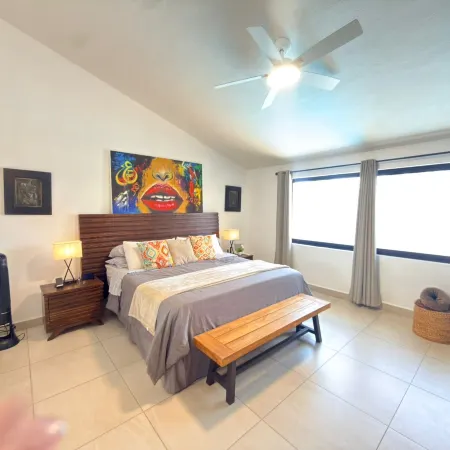 Ajijic Modern 1 King Bedroom Unit-Walk to Everything -Bikes-Gym-Pickleball Court