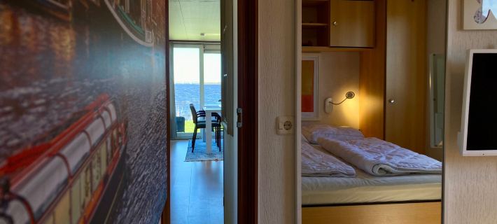 Waterfront Holiday Home Sonnenschein 4 Persons with Sauna Ξενοδοχεία στην πόλη Anjum