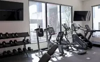 Calm Luxury Living 1BR Retreat Pool, Hot Tub, Wifi - بوتيك