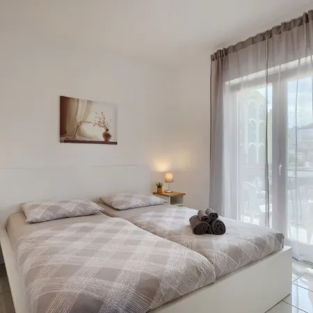 Beautiful spacious apartment (No. 1) with 2 bedrooms 300m to the beach