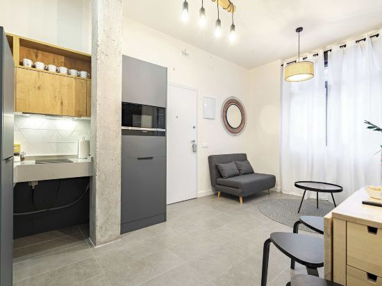 Color Apartments by Olala Homes