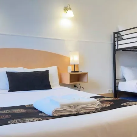 Parkville Motel