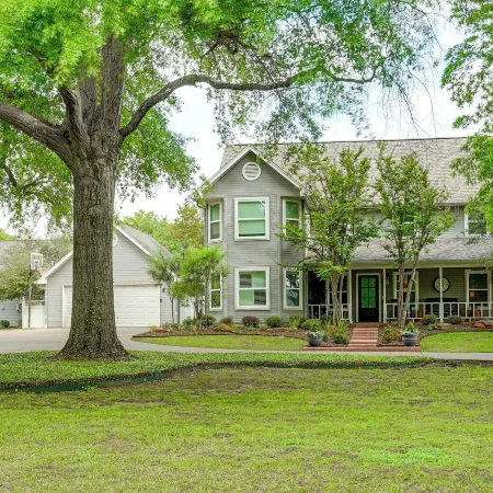Backyard Bungalow w/ Pool & Country Views