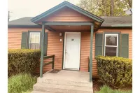 Werry's Cottages Motel & Pub by OYO East Stroudsburg Poconos - 2 tähden