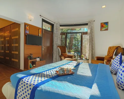 Alaya Stays 3BHK Golden Meadow Villa Hotels in Solan