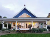 Oceanside Villas Hotels in Sechelt
