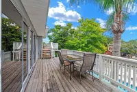 Florida Life on the water with game room, heated pool, kayaks +Pet friendly!!