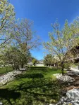Skaha Lake Airport Inn & Suites