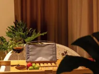 PINhome - PIN Boutique Stays Hotels near Le Van Tam Park