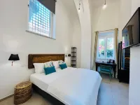 Palazzo Bougainvillea by Ritardo Aereo Hotels in Meta