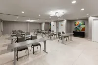 La Quinta Inn & Suites by Wyndham Laredo Airport