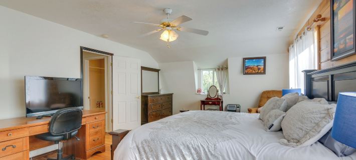 Alton Cabin w/ Deck ~ 2 Mi to Dixie Nat'l Forest! Hotels in Kane County