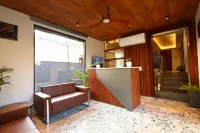 Imperial Stayz - Condos