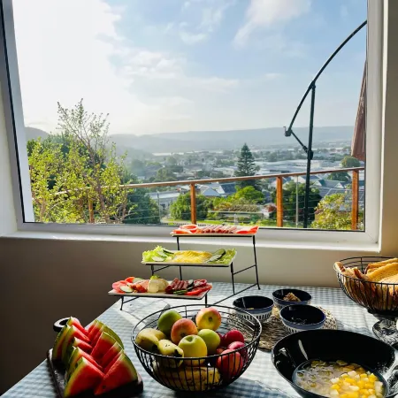 Guinea Fowl Lodge - Lagoon & Heads View B&B, Central Knysna