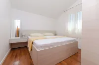 Apartments Danica - Parkplatz