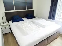 Holiday Home with Pet-Friendly Garden - Parkering