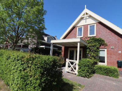 Bungalow in South Holland With Private Jetty