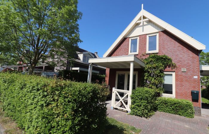 Bungalow in South Holland With Private Jetty