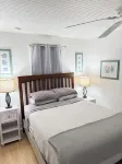 Beautiful Cozy Cottage in Assembly Park.