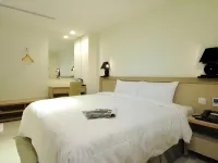 Bravo Hotel Hotels in Taichung