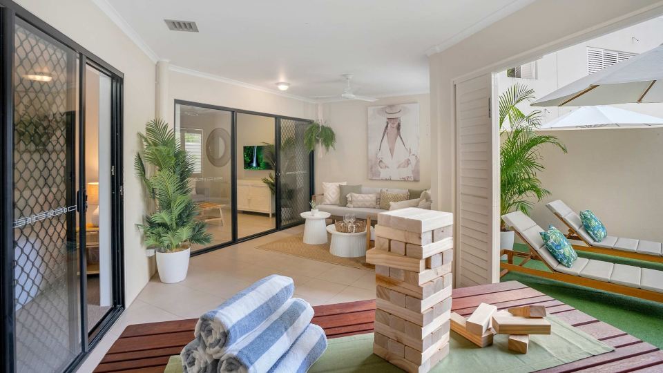 Spacious Retreat With Courtyard Resort Pool