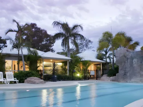 Nrma Treasure Island Holiday Resort - parking