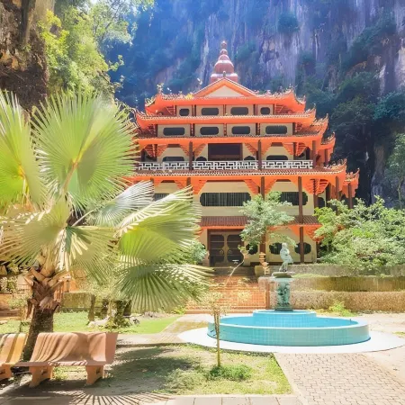 Clover Hotel Ipoh Отели рядом с достопримечательностью «Тематический парк MAPS Perak»