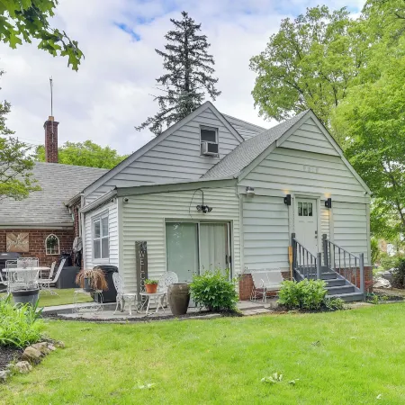 Retreat w/ Yard Near NYC & Metlife Stadium! Hotels in Teaneck
