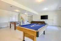 Dog-friendly, Lakefront Home With Private Dock, 2 Kayaks, Decks & Game Room - 4 tähden