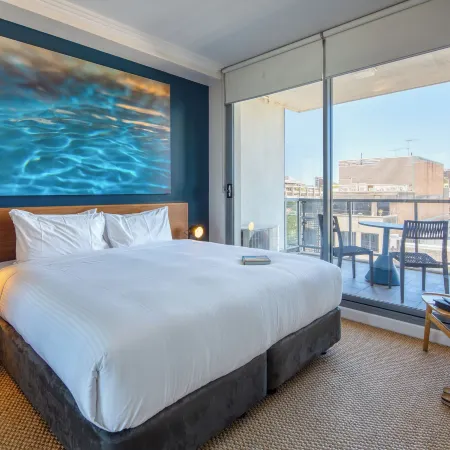 Zara Tower – Luxury Suites and Apartments