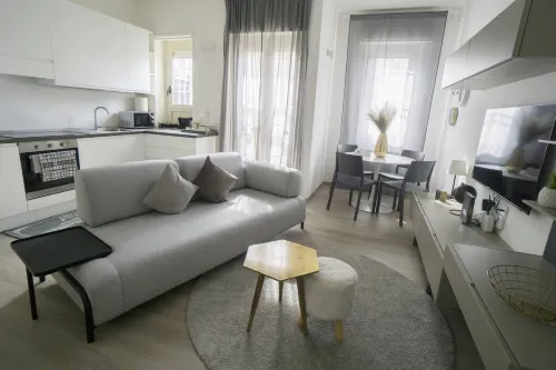 Charming & Modern 3Br Apt in the Heart of Asti - parking