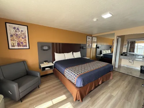 Villa West Inn - Motels