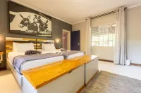 Damara Mopane Lodge - Homestays
