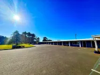 Tillicum Beach Motel - Formerly Deane's Oceanfront Lodge - parking