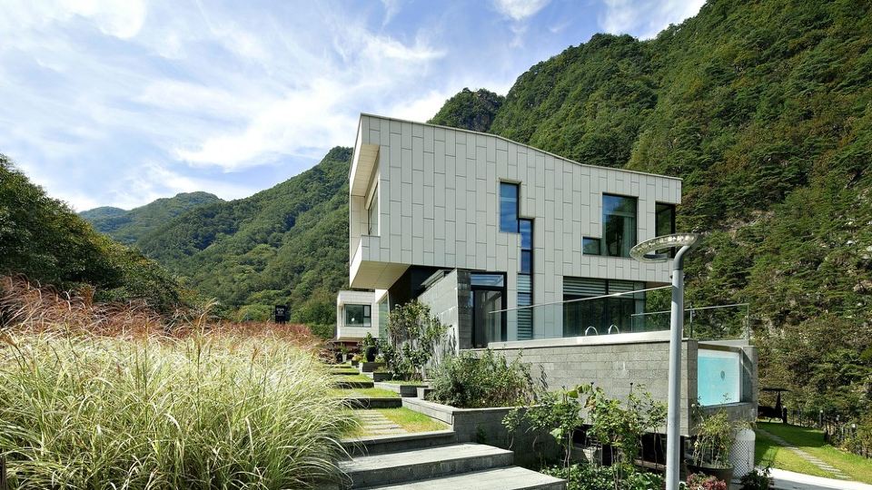 Frame House Yeongwol Boutique Pension