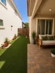 Pet-Friendly 4 Bed Home w/ Pool Access, Patio & Garage – Walk to Dining! -  Privatzimmer