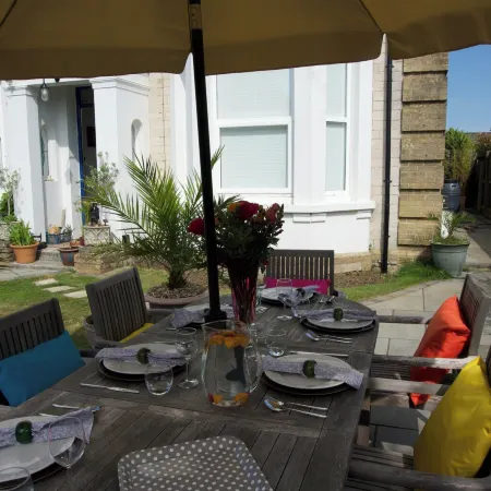 Lovely Spacious Apartment - Sleeps 5