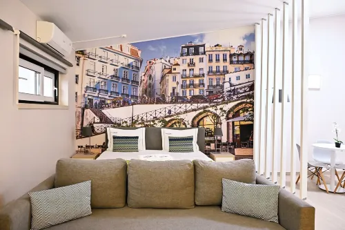 Famous Crows Lisbon Suites - Guest houses