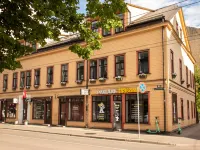Central Hostel Отели рядом с достопримечательностью «Авоту»