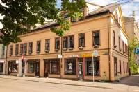 Central Hostel - parkir
