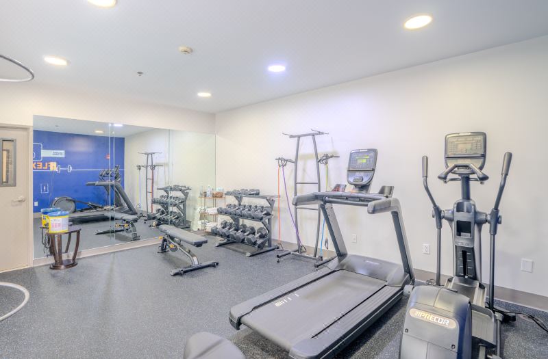 Holiday Inn Express & Suites Christiansburg by IHG photo 5