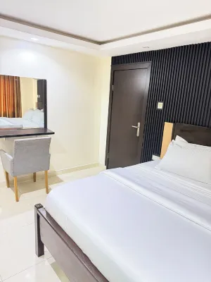 Floyd Msquare Hotel -  Privatzimmer