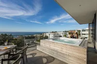 Plett Quarter Hotel - Lion Roars Hotels & Lodges - parking
