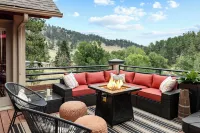 6Br Mountain Retreat • Pool • Walk to Pearl St - Boutique