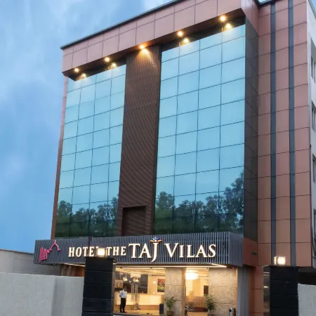 Taj Vilas